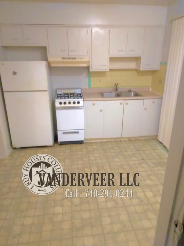Building Photo - 225 Vanderveer St