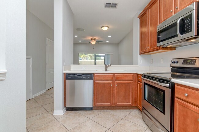 Foto del edificio - Lovely 2 Bed/2.5 bath townhome FOR RENT at...