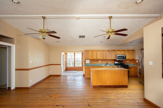 Foto del edificio - 3 bedroom 2 bathroom in Ramrod Key 26 1/2 ...