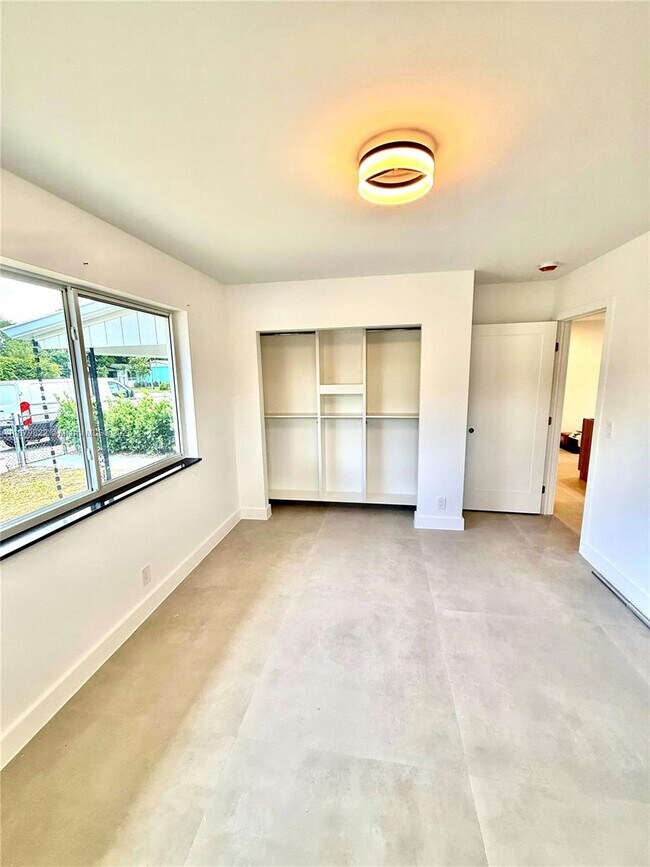 Foto del edificio - 5700 NW 8th Ave