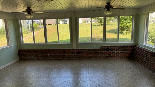 Building Photo - 220 Wilkins Ave