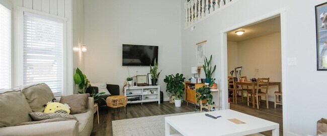 Foto del edificio - 615 N 1100 W St