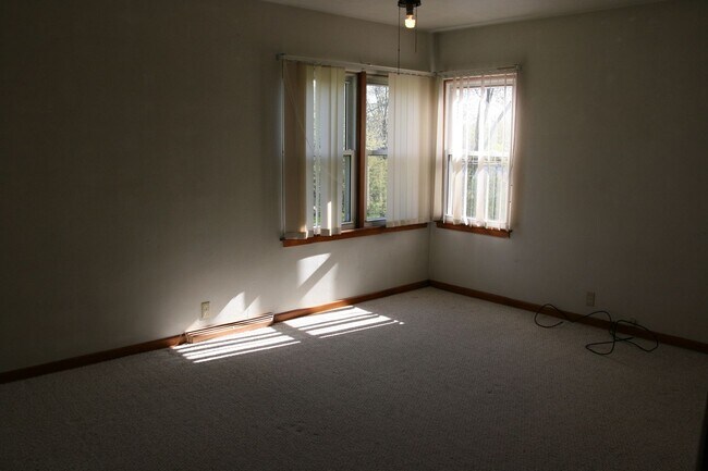 Foto del edificio - 4Bed 2 Bath House