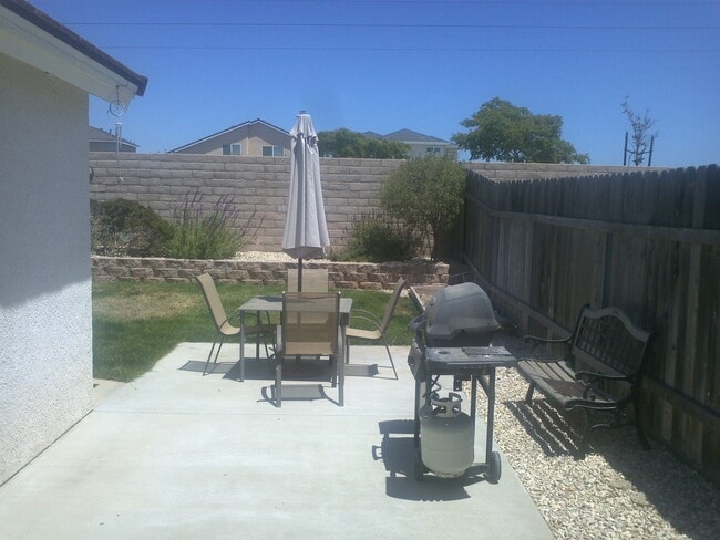 Foto del edificio - 2310 Signal Ave