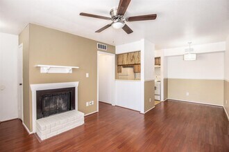 Building Photo - 18511 Egret Bay Blvd