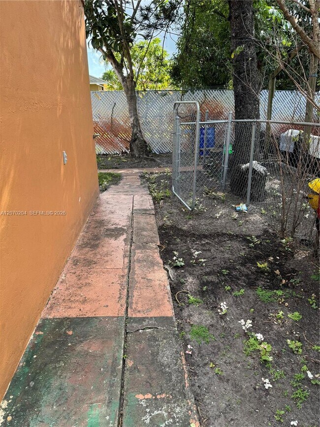 Foto del edificio - 1018 N 17th Ct