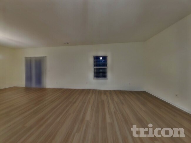 Foto del edificio - 2729 Yurman Rd