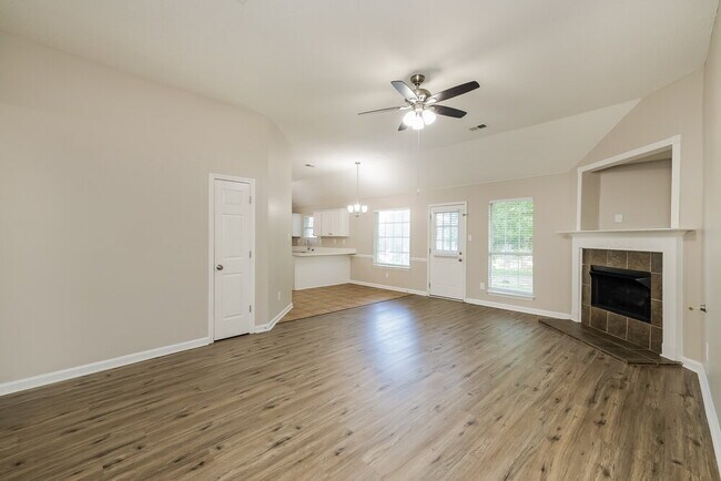 Building Photo - 40 Spring Valley Dr