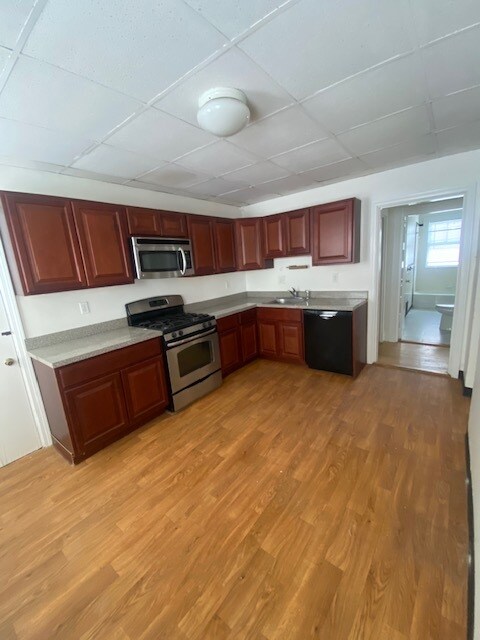 Building Photo - 21 Bentley St