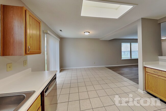 Foto del edificio - 7687 Mistflower Ln