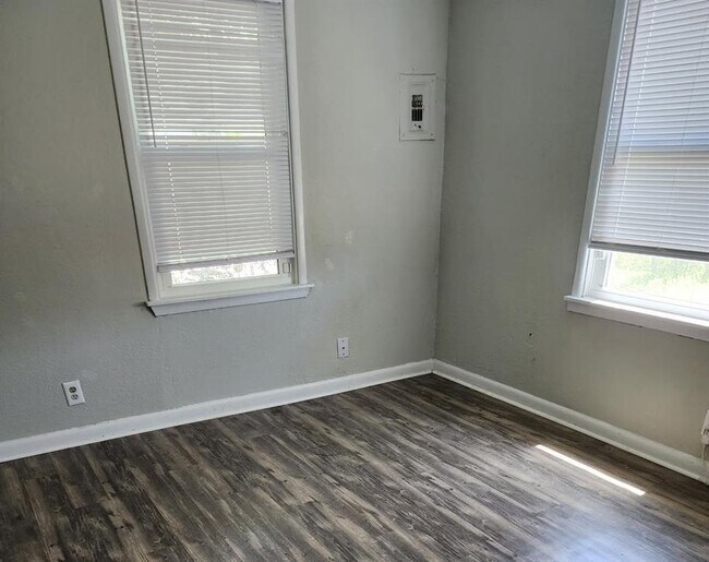 Foto del edificio - 6118 Anderson St