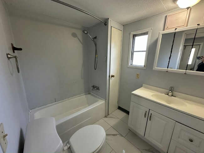 Building Photo - 130 S Suncoast Blvd