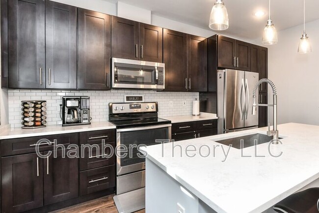 Foto del edificio - 5566 Jowett Ct