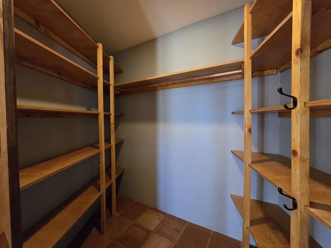 Foto del edificio - Beautiful Urban Park Area Custom Home