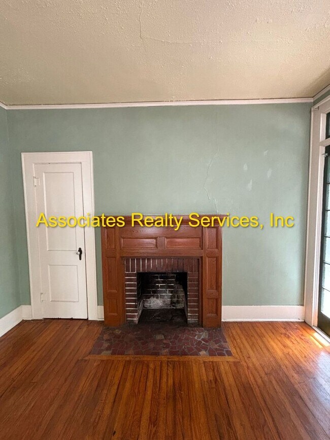 Foto del edificio - One Bedroom One Bath Near UF ***NO PETS***