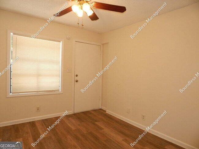 Foto del edificio - 3627 Forrest Park Rd SE