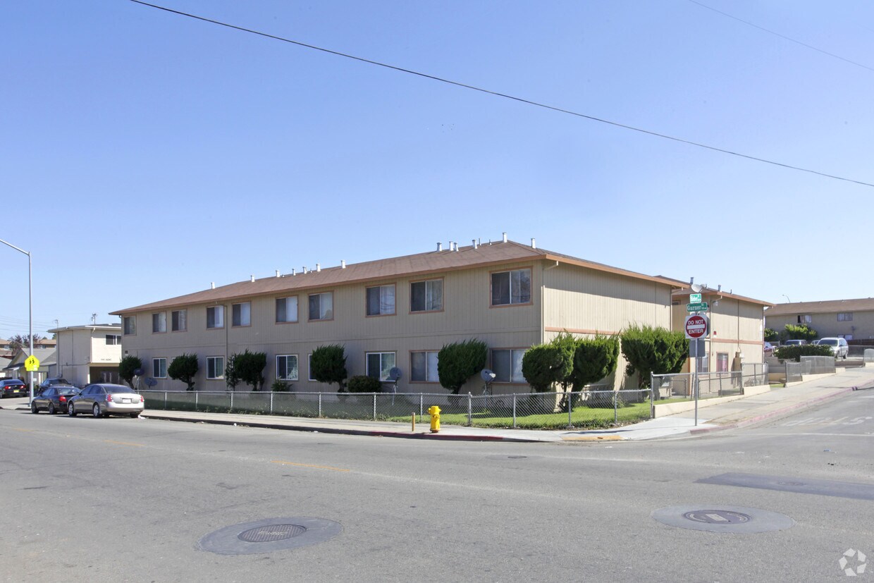 1009 Sieber Ave, Salinas, CA 93905 Apartments in Salinas, CA