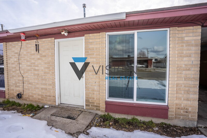 Primary Photo - 1071 W Wenco Dr