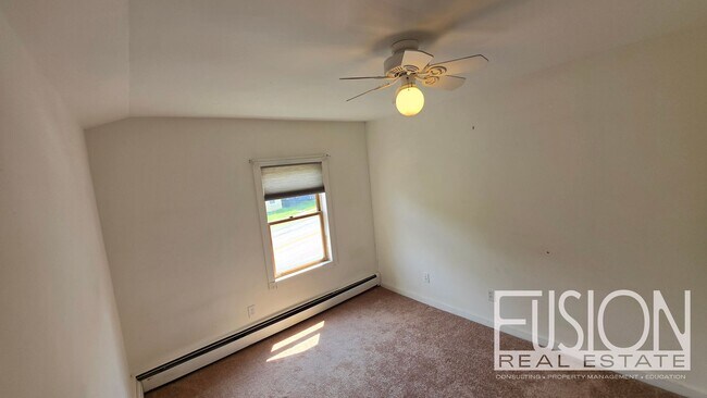 Foto del edificio - 446 Colchester Ave