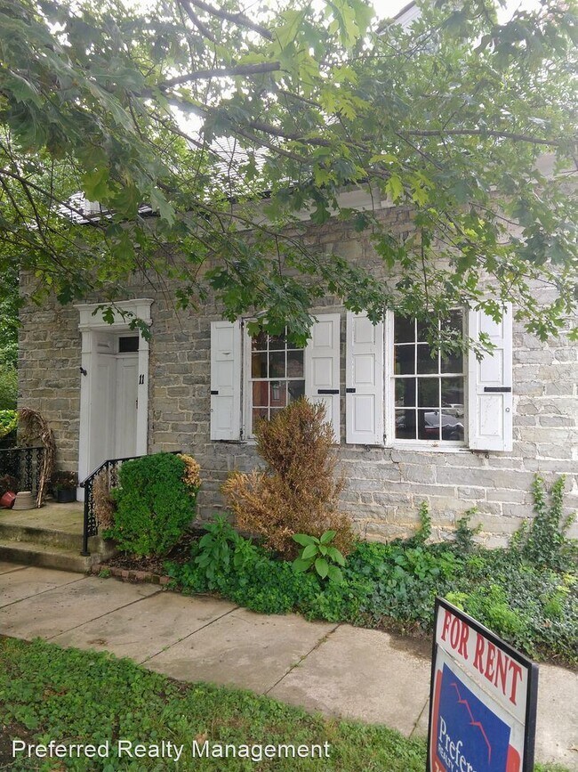 Building Photo - 3 br, 1.5 bath House - 2 N. River St