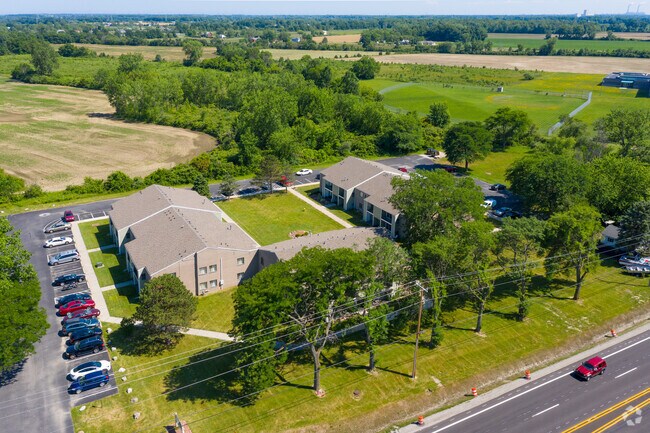 Foto del edificio - Newport Park Apartments