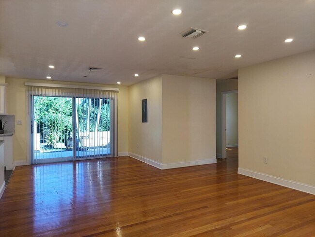 Building Photo - 4872 Kirkwood Rd