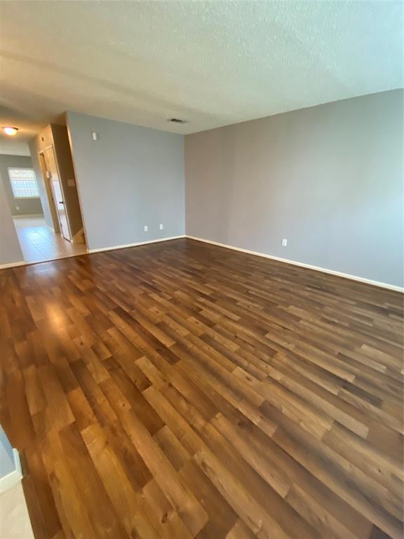 Foto del edificio - 14551 Misty Meadow Ln