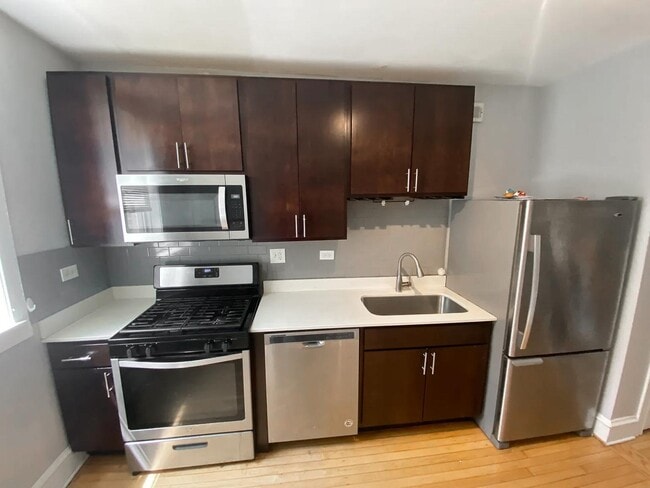 Building Photo - 3018 N Karlov Ave