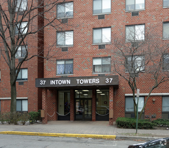 Foto del edificio - Intown Towers