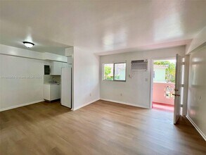 Building Photo - 36 Majorca Ave
