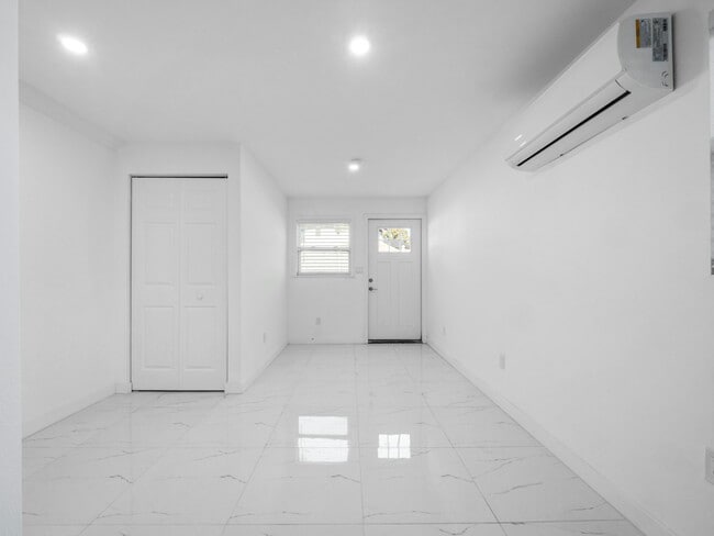 Building Photo - 2500 Marlboro St