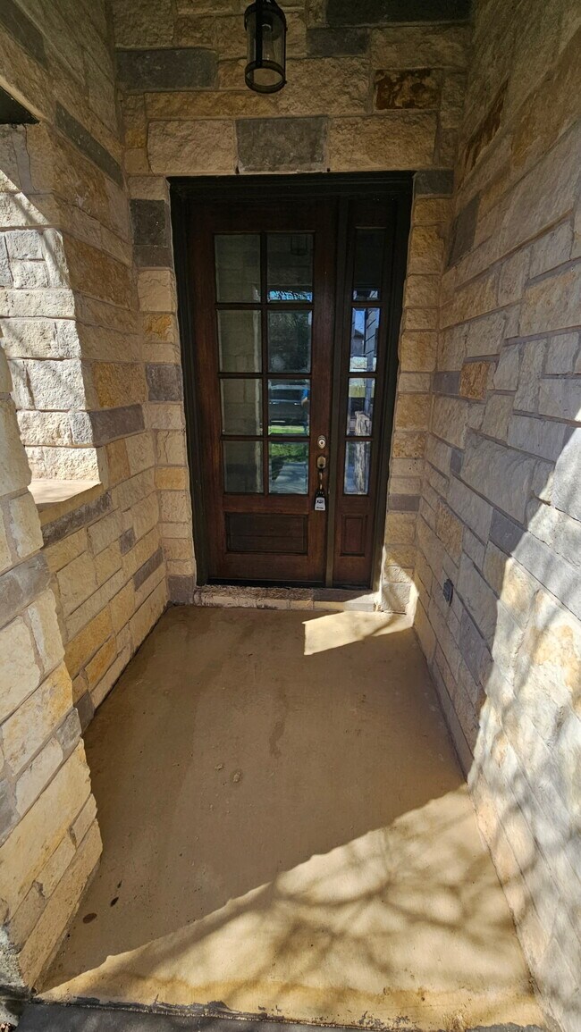 Building Photo - 1404 Zephyr Ln