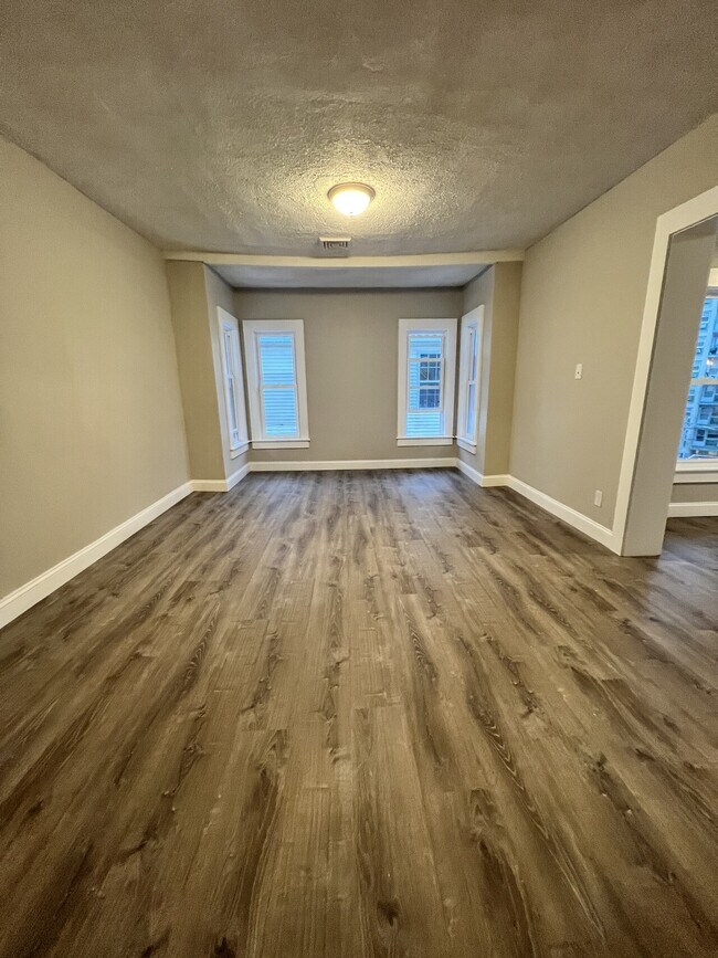 Building Photo - 196 Irving st