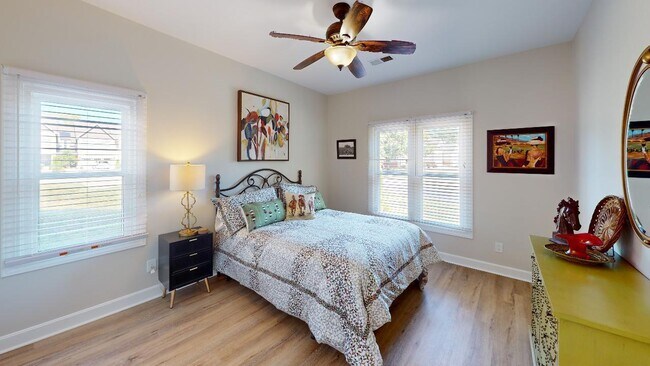 Foto del edificio - 3529 Cave Hill Pl