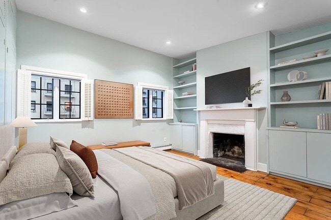 Building Photo - 555 Hudson St