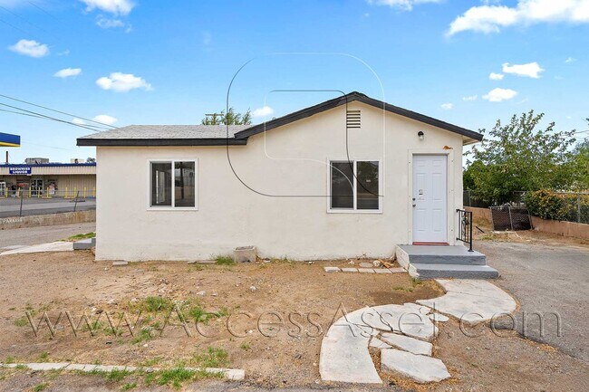 Building Photo - Cozy 1 Bed/1 Bath Home In Barstow!