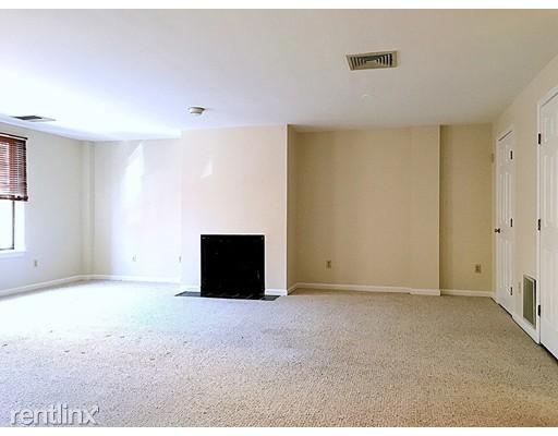Primary Photo - 33 Chestnut St