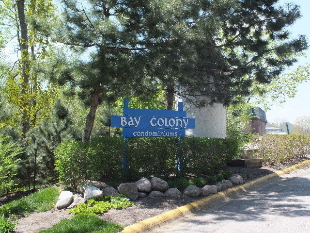 Foto del edificio - 9477 Bay Colony Dr