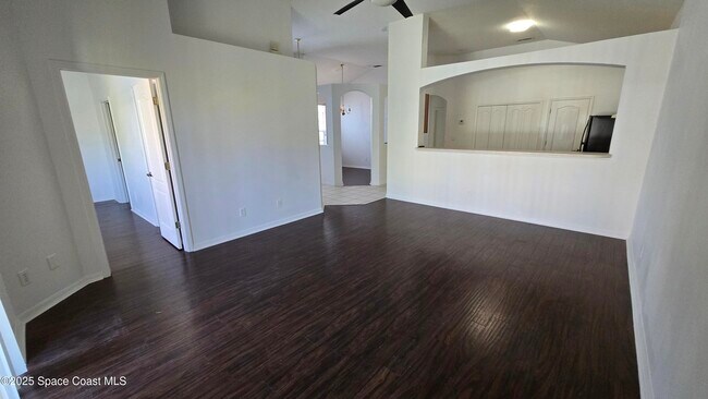 Foto del edificio - 3223 Monitor Ln