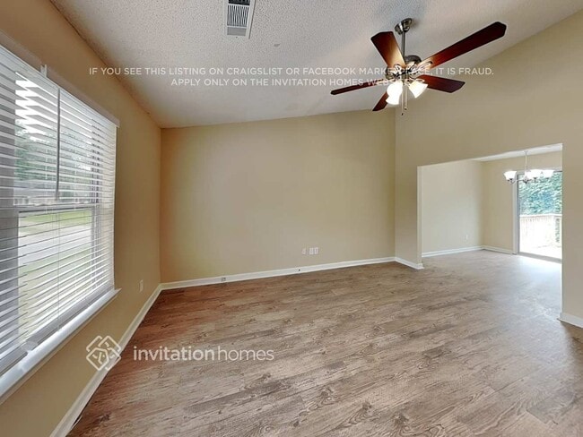 Building Photo - 869 Tramore Dr
