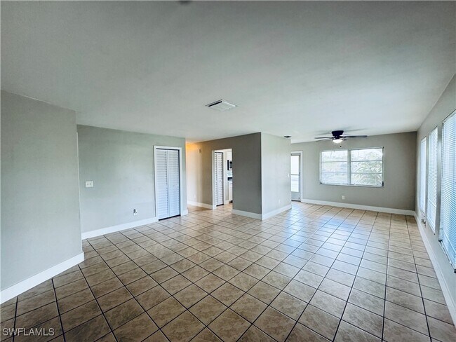 Foto del edificio - 4107 SE 18th Pl