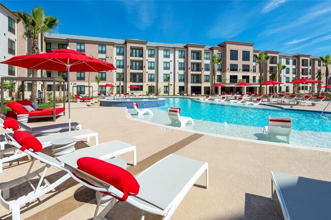 Building Photo - 15915 Kingfield Dr