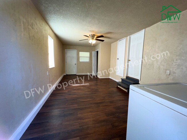 Foto del edificio - Charming 3 bedroom 1 bathroom Home for Lea...