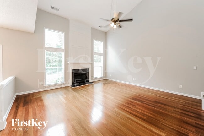 Foto del edificio - 504 Mullein Trace