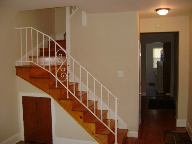 Foto del edificio - 246 Warren St NE