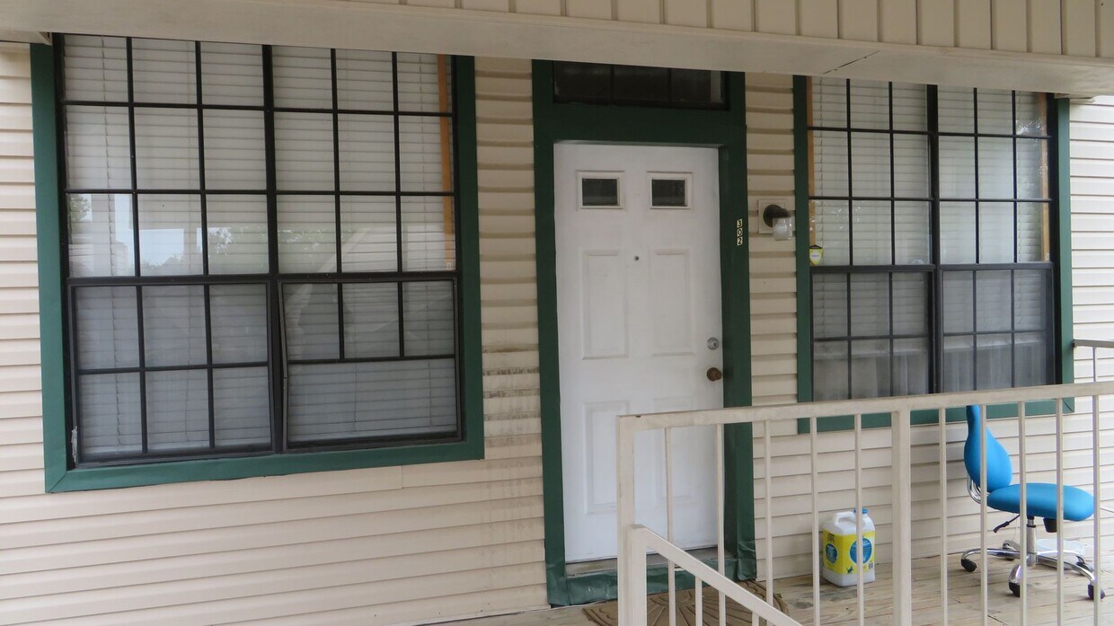 Foto principal - 2300 Leon St