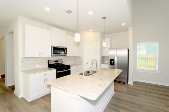 Foto del edificio - 5518 Handlewood Ln