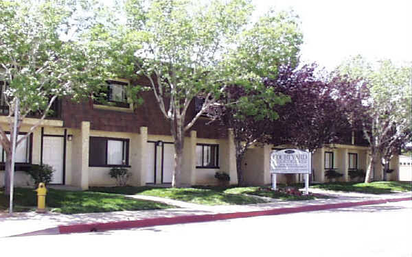 Building - Courtyard Apartments