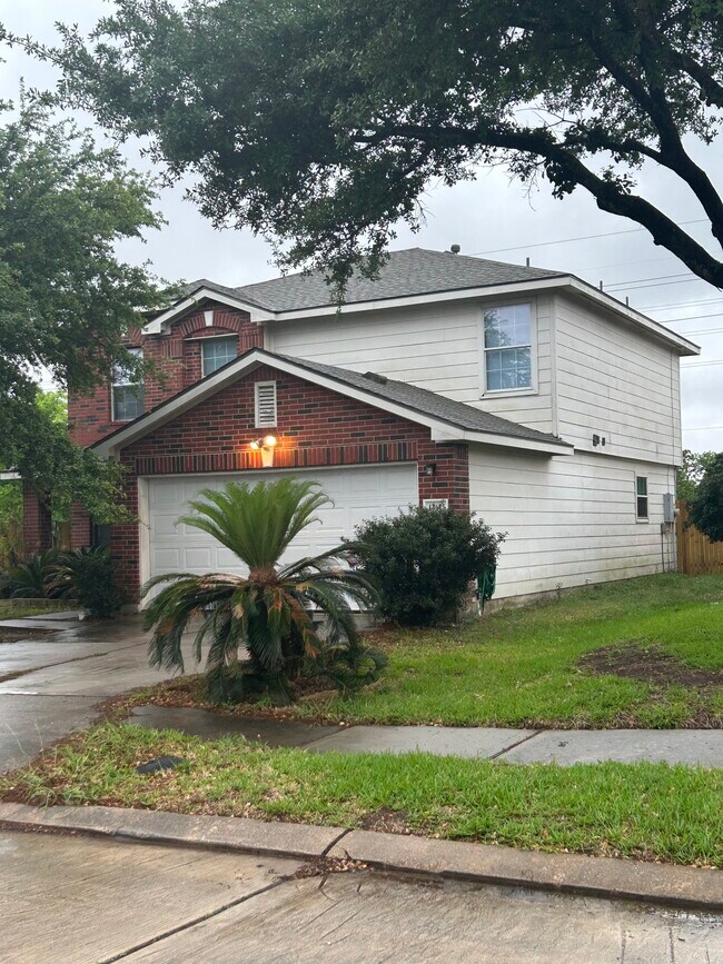 Foto del edificio - 13611 Clarks Fork Dr