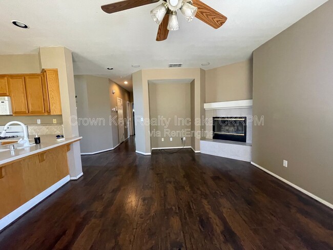 Building Photo - 2664 Ontario Dr